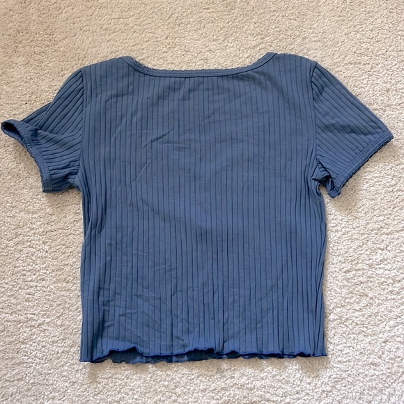 American Eagle Crop Top - Picture 4 of 4